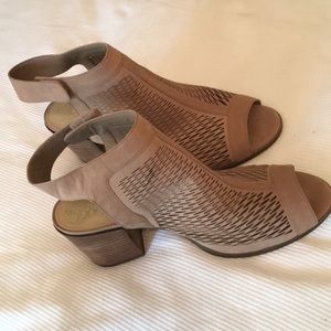 Vince Camuto Dress Leather Sandals